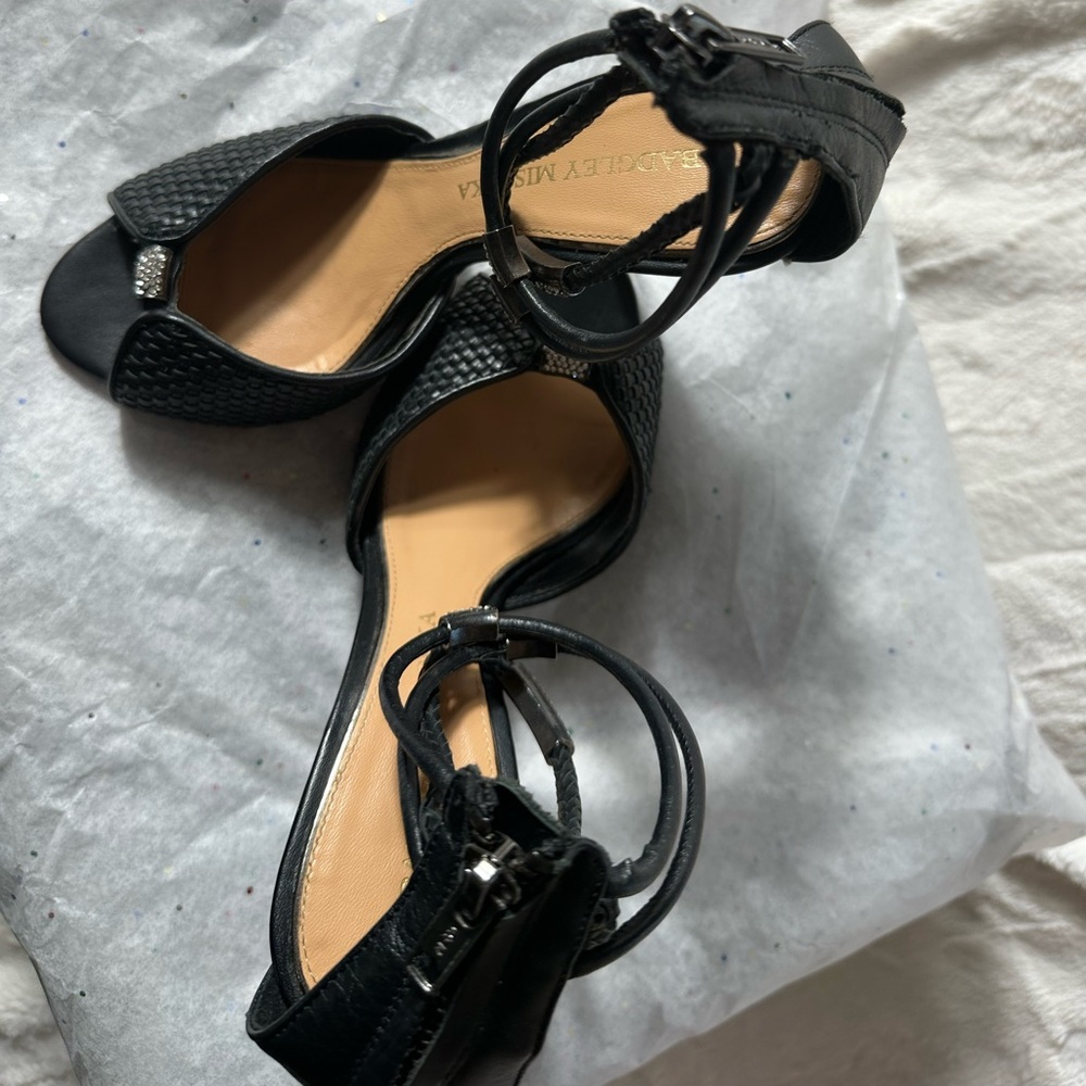 Badgley Mischka Kandyce Woven Black Leather Ankle Strap Heels - Size 5 - Picture 5 of 7